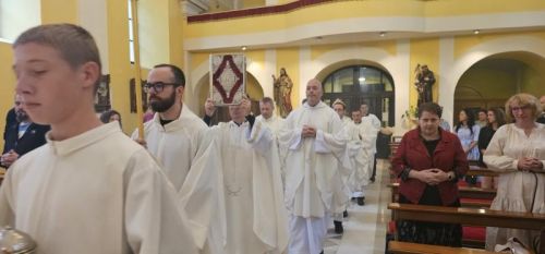 Katehetski dan u Gospiću: Snaga i poslanje vjeroučitelja