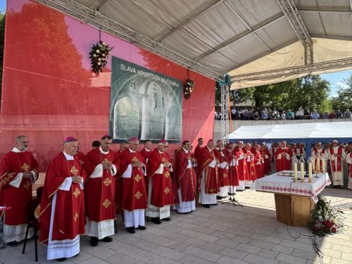 “Mučeništvo i žrtva nisu kraj već početak!” Proslava Dana hrvatskih mučenika na Udbini