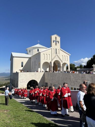 “Mučeništvo i žrtva nisu kraj već početak!” Proslava Dana hrvatskih mučenika na Udbini