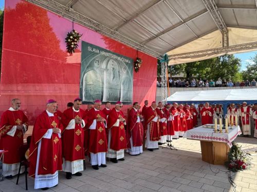 “Mučeništvo i žrtva nisu kraj već početak!” Proslava Dana hrvatskih mučenika na Udbini