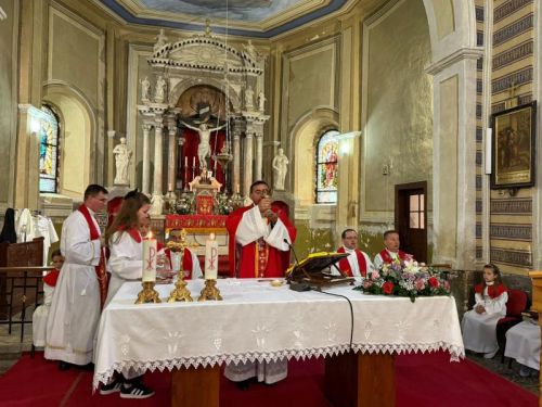 Gospićko-senjski biskup mons. Marko Medo pohodio župu Perušić na blagdan Uzvišenja Svetog Križa