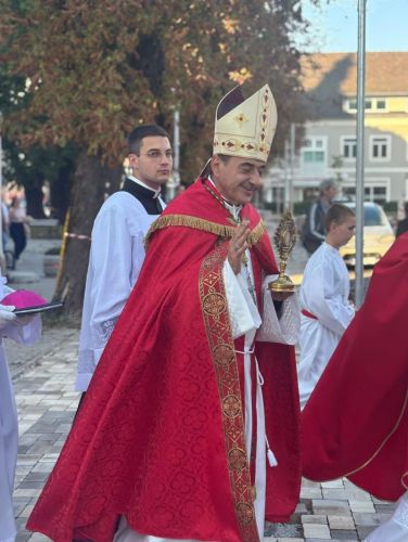 Biskup Marko Medo na blagdan Uzvišenja Sv. Križa predvodio misno slavlje u Ogulinu