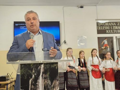 Biskup Marko Medo blagoslovio novo krilo Osnovne škole dr. Franjo Tuđman u Korenici