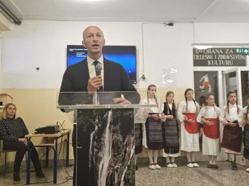 Biskup Marko Medo blagoslovio novo krilo Osnovne škole dr. Franjo Tuđman u Korenici