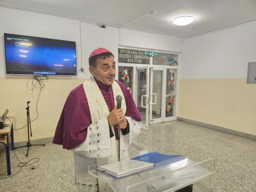 Biskup Marko Medo blagoslovio novo krilo Osnovne škole dr. Franjo Tuđman u Korenici