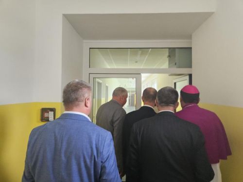 Biskup Marko Medo blagoslovio novo krilo Osnovne škole dr. Franjo Tuđman u Korenici