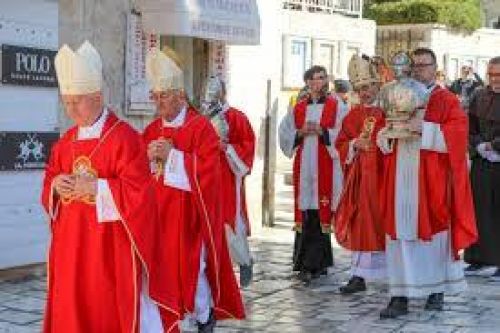 Hvar: Biskup Marko Medo predvodio svetkovinu sv. Stjepana I., pape i mučenika