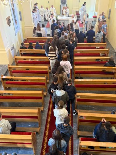 Biskupijski susret u Slunju okupio mlade Gospićko-senjske biskupije