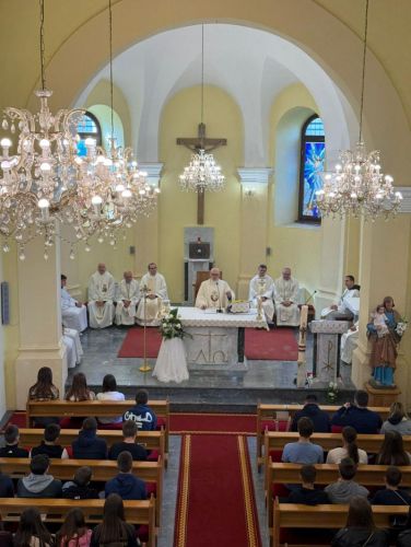 Biskupijski susret u Slunju okupio mlade Gospićko-senjske biskupije