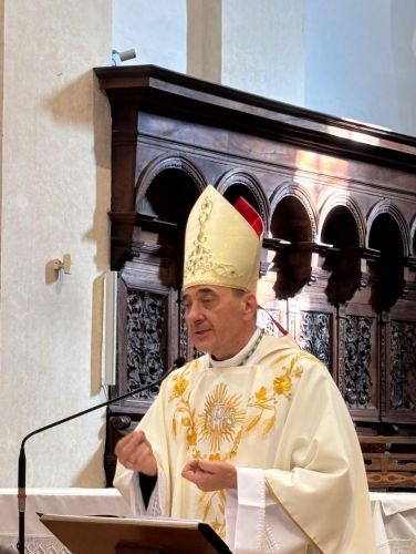 Hodočasnici Gospićko-senjske biskupije započeli svoje hodočašće posjetom Asizu Hodočasnici Gospićko-senjske biskupije započeli svoje hodočašće posjetom Asizu