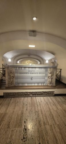 Vjernici Gospićko-senjske biskupije pohodili Vatikan drugog dana Zahvalnog hodočašća Vjernici Gospićko-senjske biskupije pohodili Vatikan drugog dana Zahvalnog hodočašća