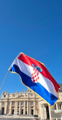 Vjernici Gospićko-senjske biskupije pohodili Vatikan drugog dana Zahvalnog hodočašća Vjernici Gospićko-senjske biskupije pohodili Vatikan drugog dana Zahvalnog hodočašća