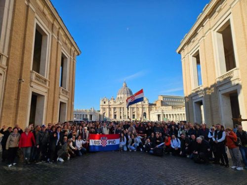 Vjernici Gospićko-senjske biskupije pohodili Vatikan drugog dana Zahvalnog hodočašća Vjernici Gospićko-senjske biskupije pohodili Vatikan drugog dana Zahvalnog hodočašća