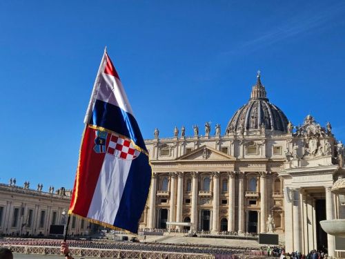 Vjernici Gospićko-senjske biskupije pohodili Vatikan drugog dana Zahvalnog hodočašća Vjernici Gospićko-senjske biskupije pohodili Vatikan drugog dana Zahvalnog hodočašća