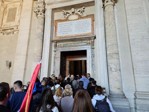 Vjernici Gospićko-senjske biskupije pohodili Vatikan drugog dana Zahvalnog hodočašća Vjernici Gospićko-senjske biskupije pohodili Vatikan drugog dana Zahvalnog hodočašća