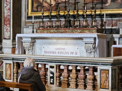 Vjernici Gospićko-senjske biskupije pohodili Vatikan drugog dana Zahvalnog hodočašća Vjernici Gospićko-senjske biskupije pohodili Vatikan drugog dana Zahvalnog hodočašća