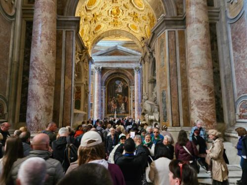 Vjernici Gospićko-senjske biskupije pohodili Vatikan drugog dana Zahvalnog hodočašća Vjernici Gospićko-senjske biskupije pohodili Vatikan drugog dana Zahvalnog hodočašća