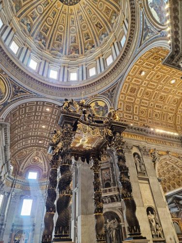 Vjernici Gospićko-senjske biskupije pohodili Vatikan drugog dana Zahvalnog hodočašća Vjernici Gospićko-senjske biskupije pohodili Vatikan drugog dana Zahvalnog hodočašća