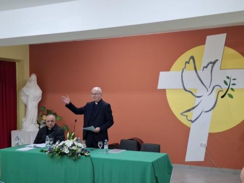 U Pastoralnom centru u Ličkom Osiku održan godišnji susret Caritasovih djelatnika i volontera: naglasak na poruci papinske pobudnice Dilexi te