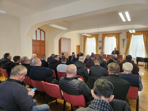 U Gospiću održan Predbožićni susret svećenika Gospićko-senjske biskupije U Gospiću održan Predbožićni susret svećenika Gospićko-senjske biskupije