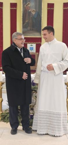 Proslavljena Nedjelja Caritasa, prva obljetnica biskupskog ređenja i podjela službe akolitata u Gospiću Proslavljena Nedjelja Caritasa, prva obljetnica biskupskog ređenja i podjela službe akolitata u Gospiću