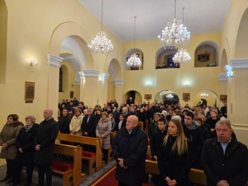 SLUNJ: Uz misu sjećanja i otkrivanje biste obilježena peta obljetnica smrti biskupa Mile Bogovića – „Bog ostaje vjeran“