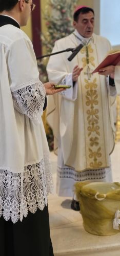 Svetkovina Bogojavljenja proslavljena u gospićkoj katedrali i blagoslovljen župni dom Svetkovina Bogojavljenja proslavljena u gospićkoj katedrali i blagoslovljen župni dom