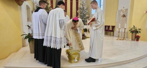 Svetkovina Bogojavljenja proslavljena u gospićkoj katedrali i blagoslovljen župni dom Svetkovina Bogojavljenja proslavljena u gospićkoj katedrali i blagoslovljen župni dom