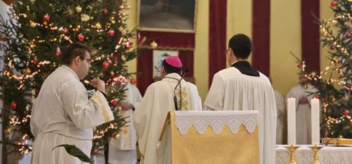 Svetkovina Bogojavljenja proslavljena u gospićkoj katedrali i blagoslovljen župni dom Svetkovina Bogojavljenja proslavljena u gospićkoj katedrali i blagoslovljen župni dom