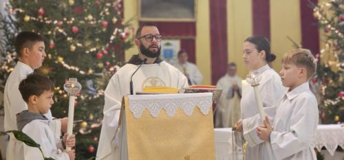 Svetkovina Bogojavljenja proslavljena u gospićkoj katedrali i blagoslovljen župni dom Svetkovina Bogojavljenja proslavljena u gospićkoj katedrali i blagoslovljen župni dom