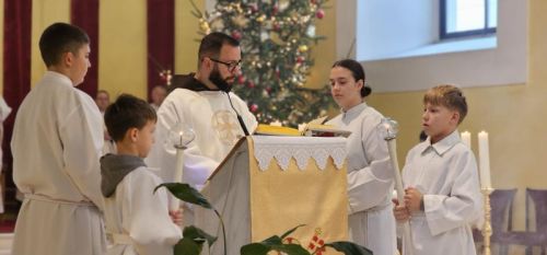 Svetkovina Bogojavljenja proslavljena u gospićkoj katedrali i blagoslovljen župni dom Svetkovina Bogojavljenja proslavljena u gospićkoj katedrali i blagoslovljen župni dom