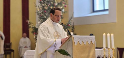 Svetkovina Bogojavljenja proslavljena u gospićkoj katedrali i blagoslovljen župni dom Svetkovina Bogojavljenja proslavljena u gospićkoj katedrali i blagoslovljen župni dom