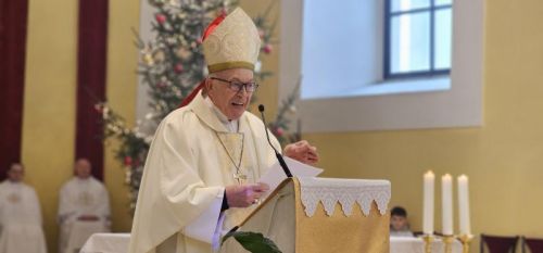 Svetkovina Bogojavljenja proslavljena u gospićkoj katedrali i blagoslovljen župni dom Svetkovina Bogojavljenja proslavljena u gospićkoj katedrali i blagoslovljen župni dom