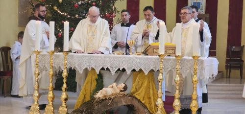 Svetkovina Bogojavljenja proslavljena u gospićkoj katedrali i blagoslovljen župni dom Svetkovina Bogojavljenja proslavljena u gospićkoj katedrali i blagoslovljen župni dom