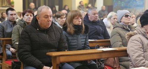 Svetkovina Bogojavljenja proslavljena u gospićkoj katedrali i blagoslovljen župni dom Svetkovina Bogojavljenja proslavljena u gospićkoj katedrali i blagoslovljen župni dom