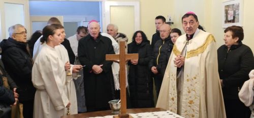 Svetkovina Bogojavljenja proslavljena u gospićkoj katedrali i blagoslovljen župni dom Svetkovina Bogojavljenja proslavljena u gospićkoj katedrali i blagoslovljen župni dom