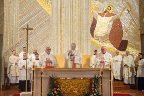 Biskup Medo predvodio misno slavlje župne svetkovine obraćenja svetoga Pavla Biskup Medo predvodio misno slavlje župne svetkovine obraćenja svetoga Pavla