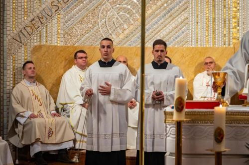 Biskup Medo predvodio misno slavlje župne svetkovine obraćenja svetoga Pavla Biskup Medo predvodio misno slavlje župne svetkovine obraćenja svetoga Pavla