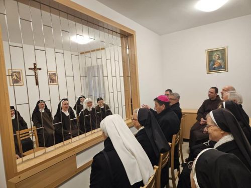 Proslavljen Dan posvećenog života u Gospićko-senjskoj biskupiji Proslavljen Dan posvećenog života u Gospićko-senjskoj biskupiji