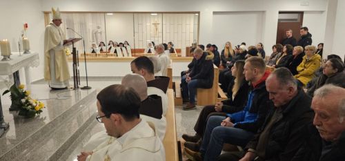 Proslavljen Dan posvećenog života u Gospićko-senjskoj biskupiji Proslavljen Dan posvećenog života u Gospićko-senjskoj biskupiji