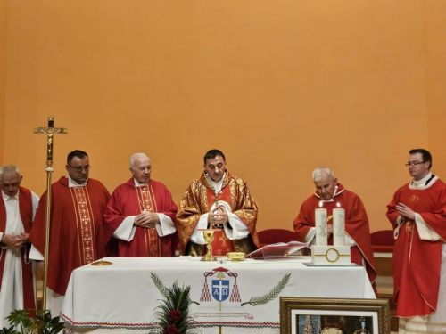 U Oglinu proslavljena svetkovina nebeskog zaštitnika bl. Alojzija Stepinca U Oglinu proslavljena svetkovina nebeskog zaštitnika bl. Alojzija Stepinca