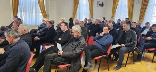 Korizmeni susret svećenika Gospićko-senjske biskupije i predavanje prof. dr. sc. Antona Tamaruta