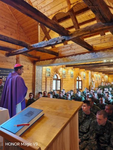U Slunju uveden u službu novi kapelan vojne kapelanije bl. Ivana Merza, vlč. Vitomir Glavaš