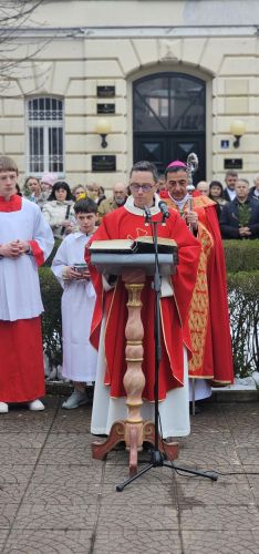 Svečano misno slavlje Cvjetnice u Gospiću Svečano misno slavlje Cvjetnice u Gospiću