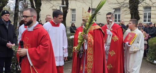 Svečano misno slavlje Cvjetnice u Gospiću Svečano misno slavlje Cvjetnice u Gospiću