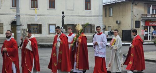 Svečano misno slavlje Cvjetnice u Gospiću Svečano misno slavlje Cvjetnice u Gospiću
