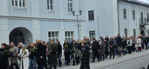 Svečano misno slavlje Cvjetnice u Gospiću Svečano misno slavlje Cvjetnice u Gospiću