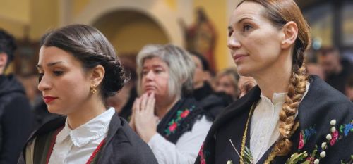 Svečano misno slavlje Cvjetnice u Gospiću Svečano misno slavlje Cvjetnice u Gospiću