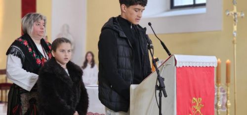 Svečano misno slavlje Cvjetnice u Gospiću Svečano misno slavlje Cvjetnice u Gospiću