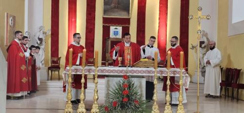 Svečano misno slavlje Cvjetnice u Gospiću Svečano misno slavlje Cvjetnice u Gospiću